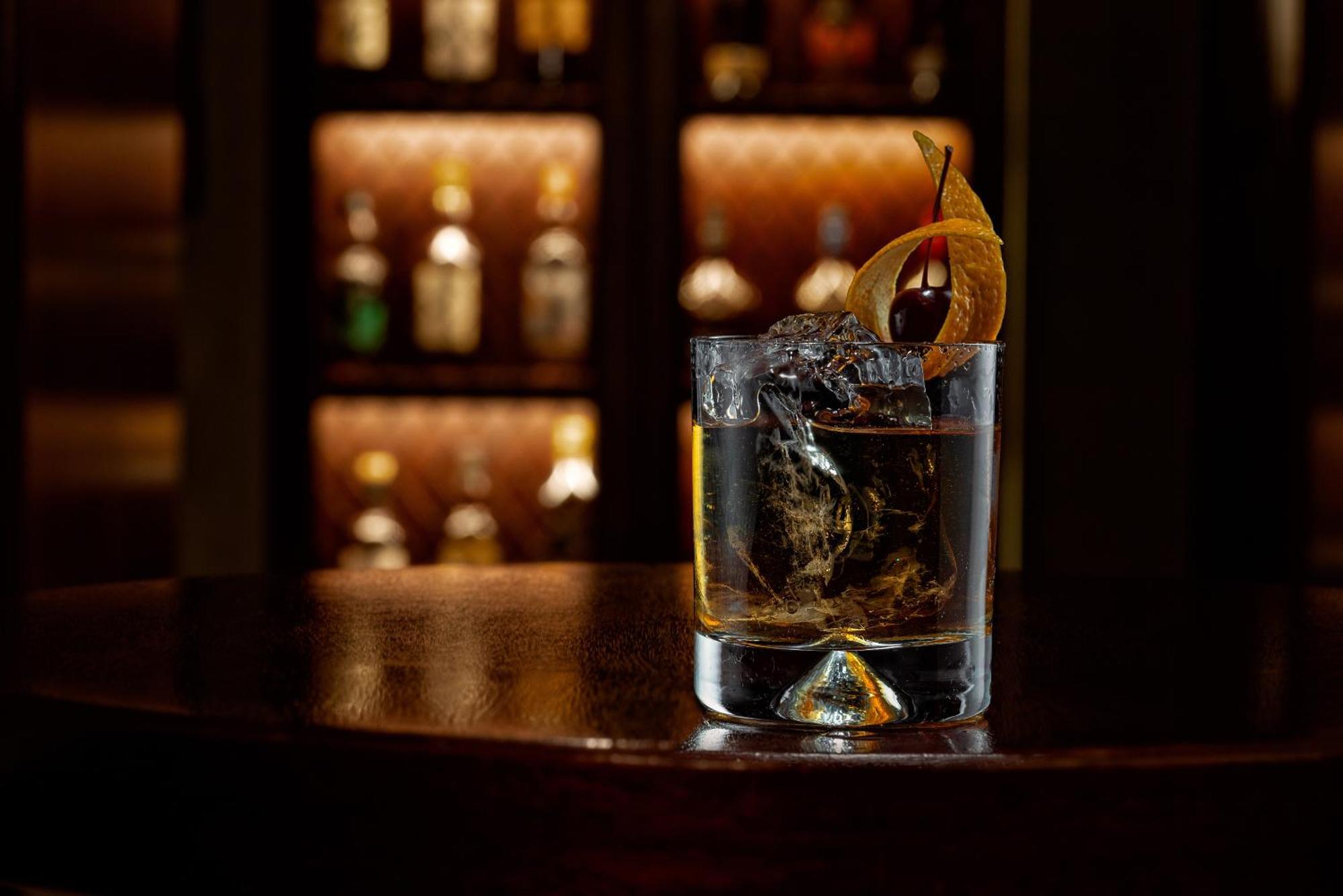 โรงแรมเดอะ สแตฟฟอร์ด ลอนดอน ภายนอก รูปภาพ A vodka soda