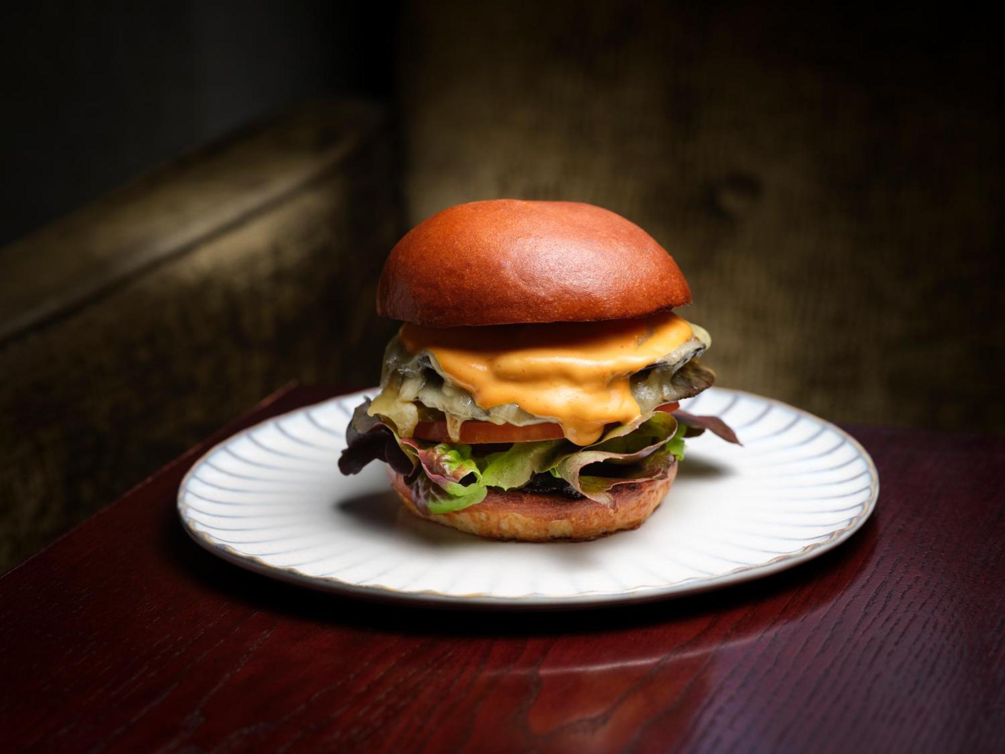 โรงแรมเดอะ สแตฟฟอร์ด ลอนดอน ภายนอก รูปภาพ A cheeseburger