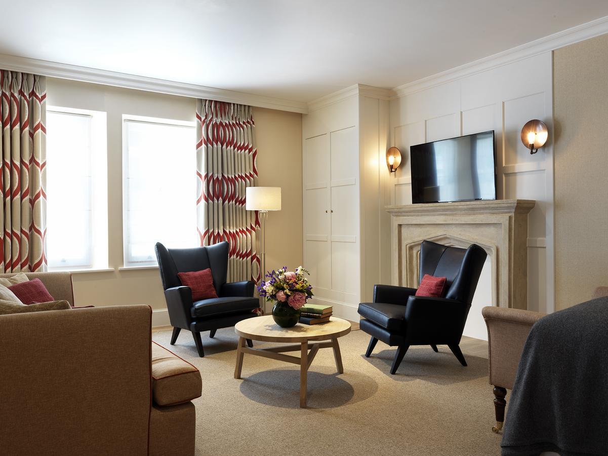 โรงแรมเดอะ สแตฟฟอร์ด ลอนดอน ภายนอก รูปภาพ A suite at the Hotel de Crillon